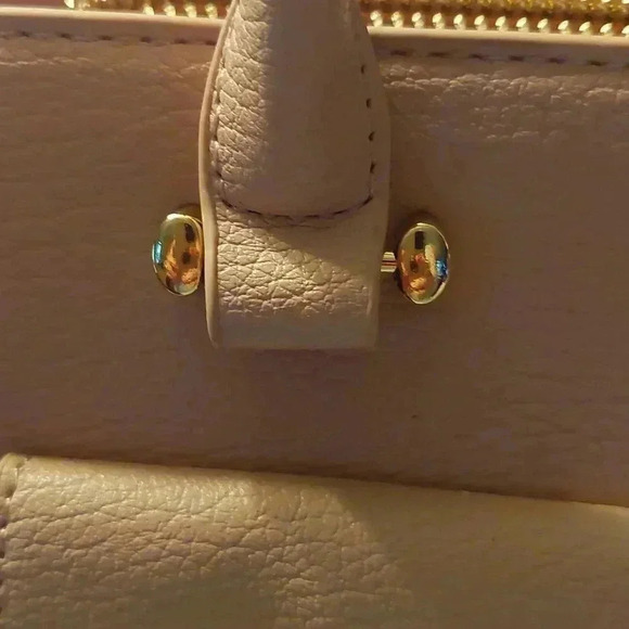 NWT LA TERRE Vegan Pink Handbag Purse with Crossbody Strap - Picture 4 of 9